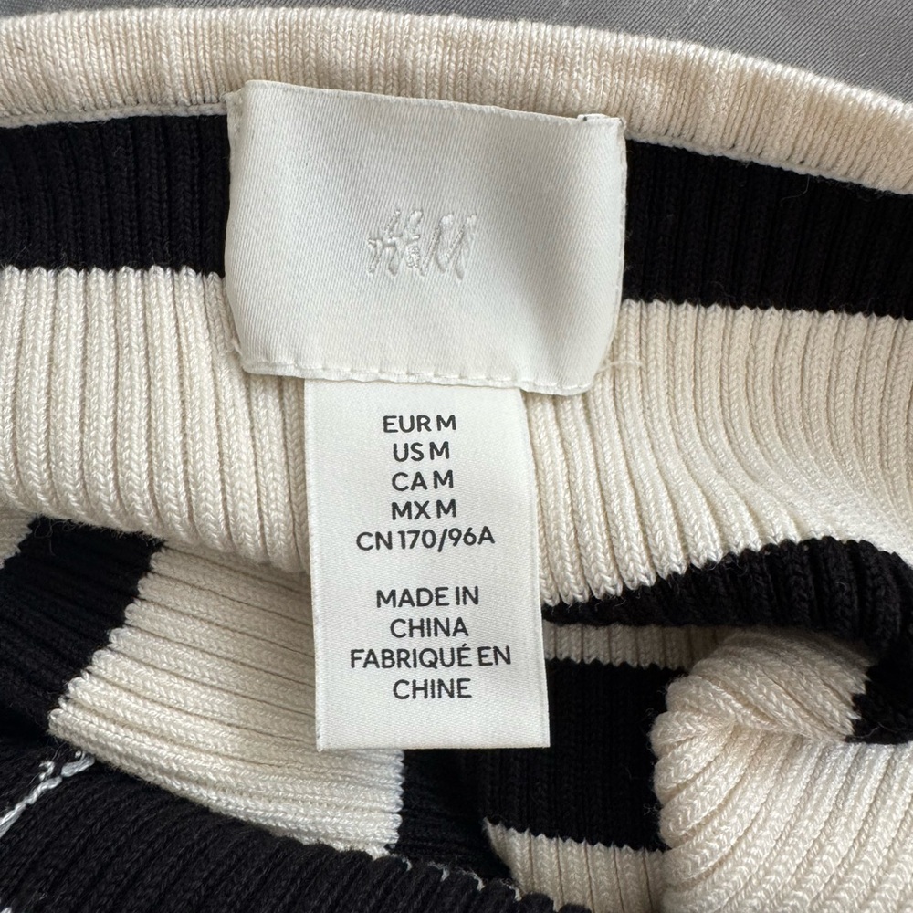 H&M sweater dress - Picture 2 of 3
